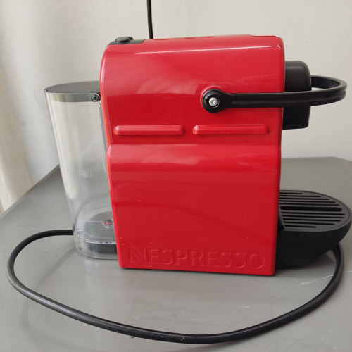 Cafetera Nespresso Inissia Color Rojo C40 - Imagen 5