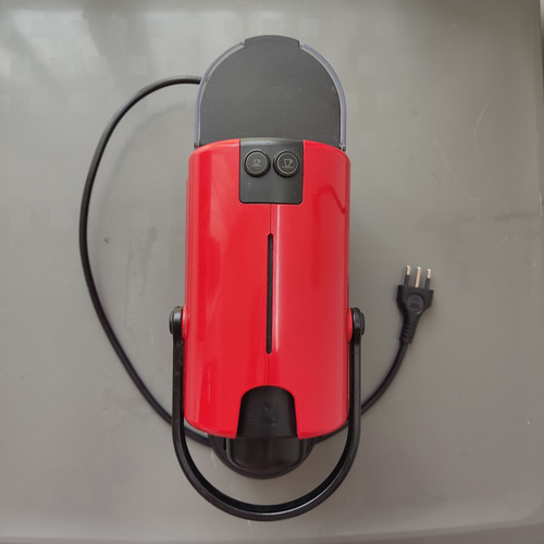 Cafetera Nespresso Inissia Color Rojo C40 - Imagen 4